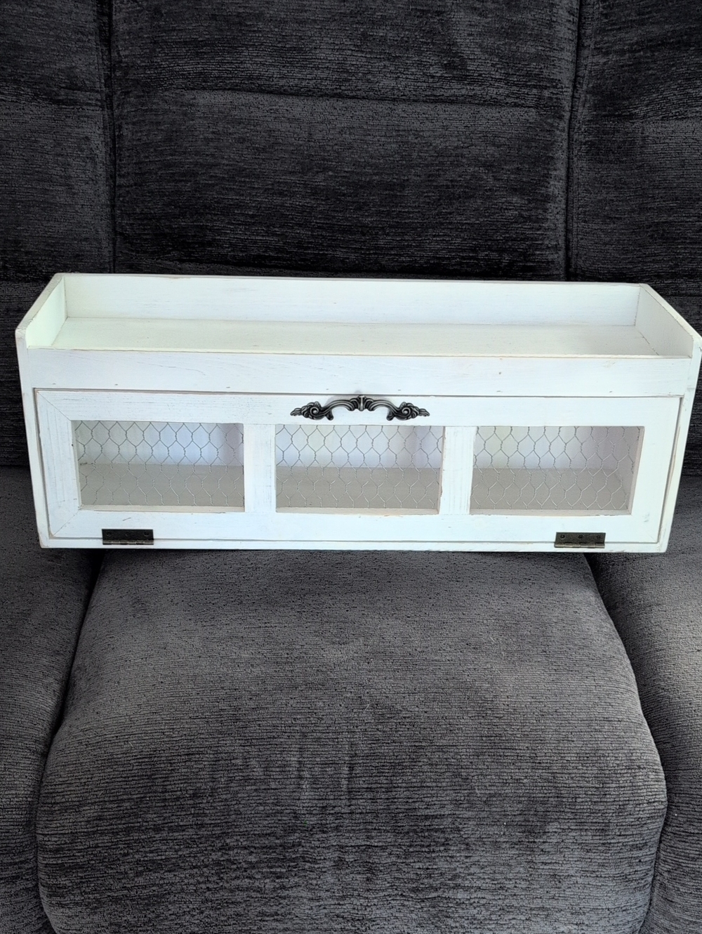 RUSTIC FARMHOUSE WOODEN DISPLAY SHELF